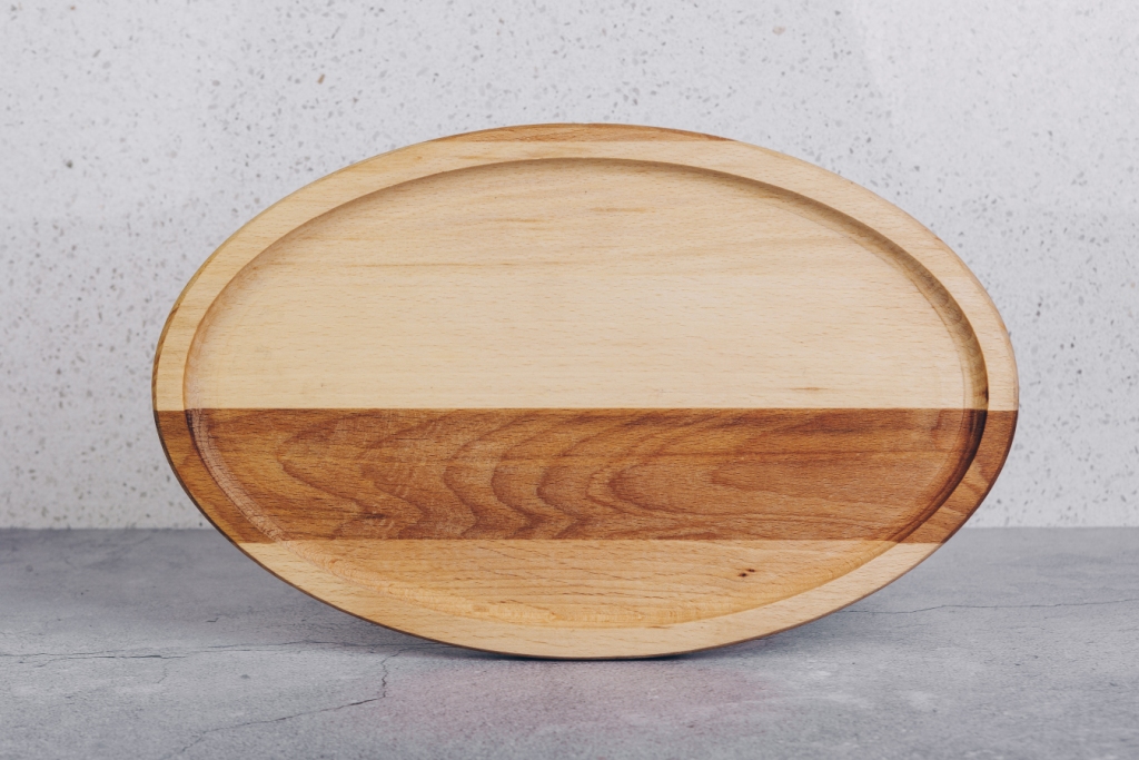 Фото №1 wooden dish 35х22 см.